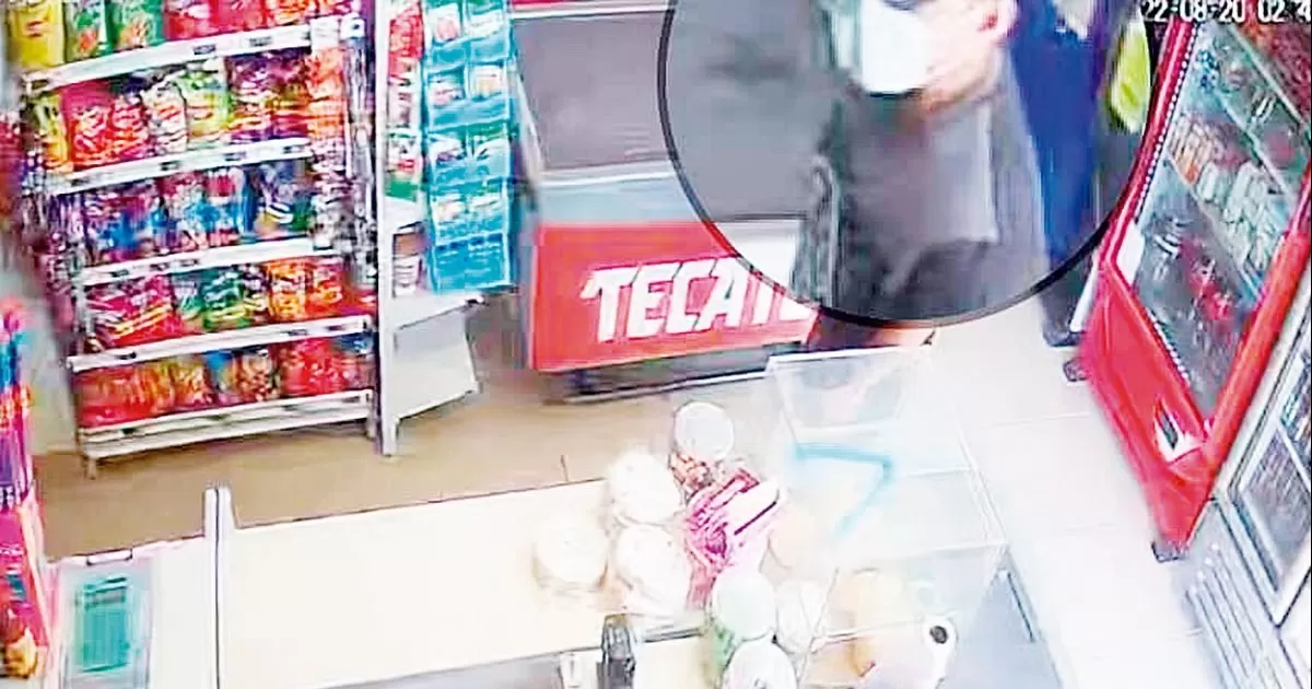 La persona responsable se dio a la huida del lugar, sin embargo su rostro quedÃ³ grabado en video.