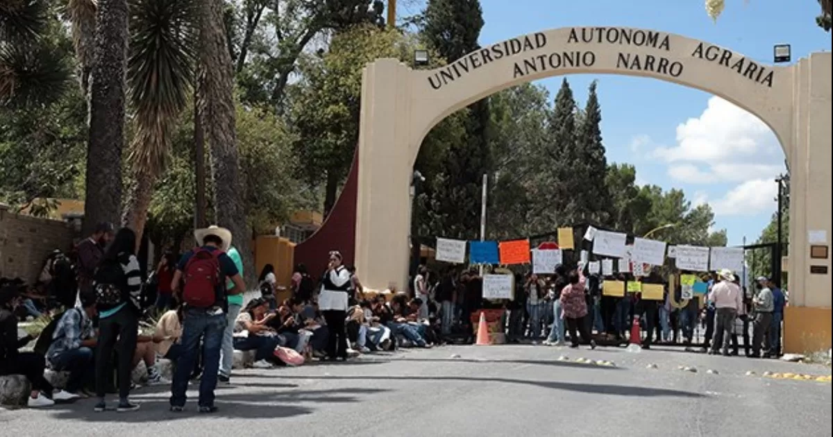 Tras paro en la Narro destituyen a maestro; estudiantes temen represalias