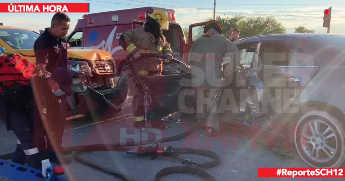 La mujer rescatada fue hospitalizada de emergencia pero se desconoce la seriedad de las lesiones.