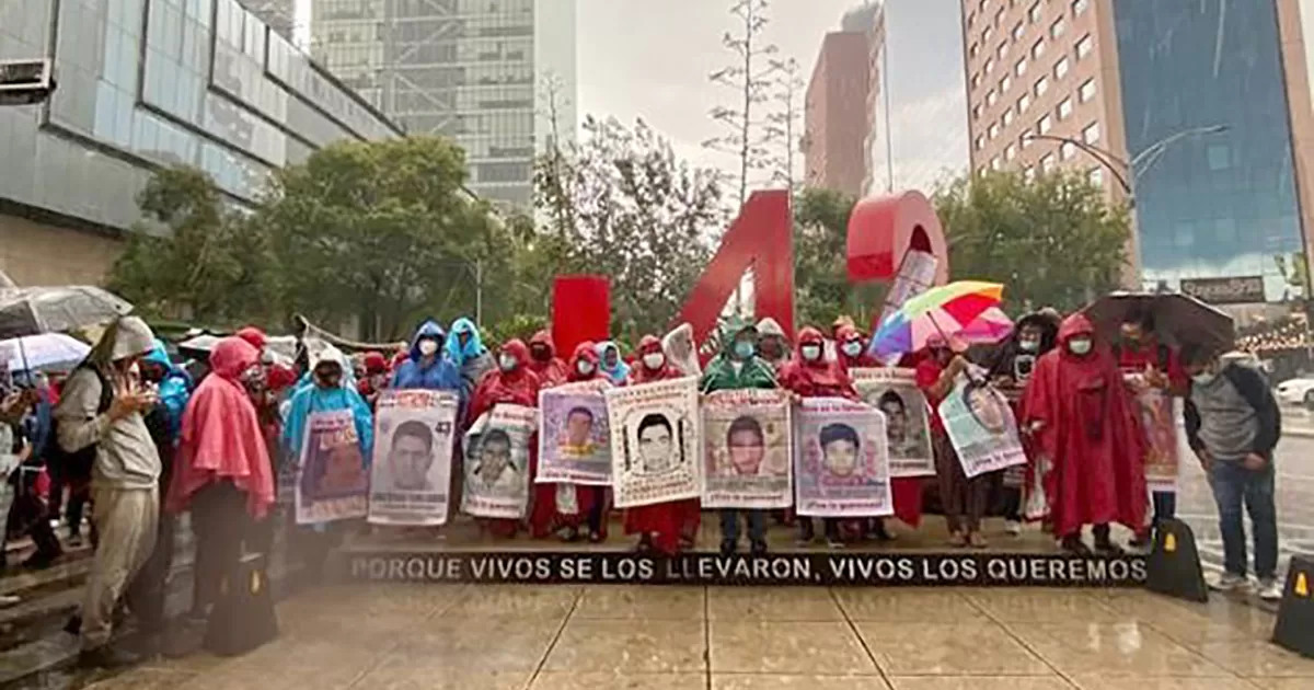 Tras marcha en CDMX, familiares de los 43 normalistas de Ayotzinapa descartan que sus hijos estÃ©n muertos y exigen pruebas al Gobierno