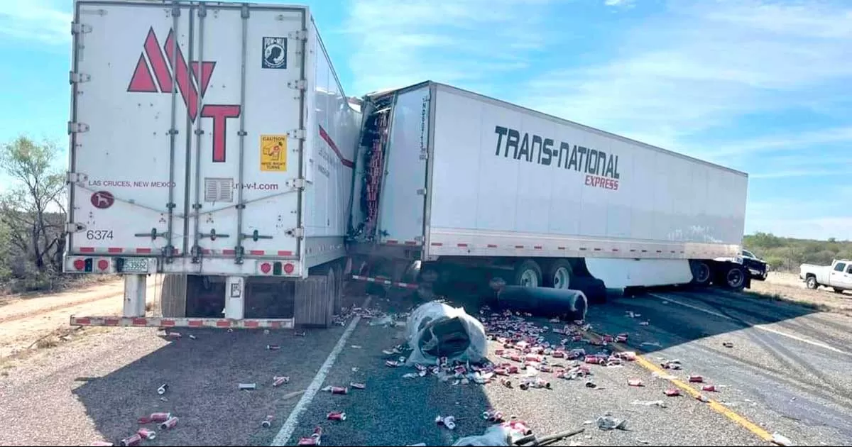 Participan tráileres en aparatoso accidente en Del Rio