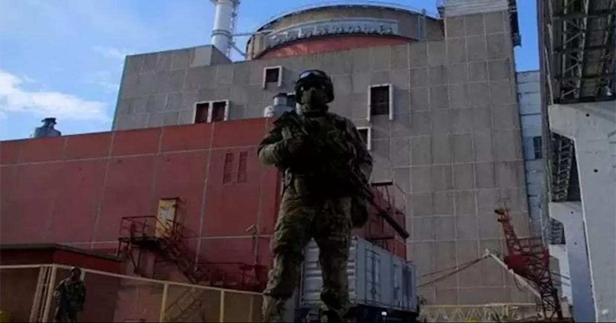 Kiev y MoscÃº se acusan mutuamente de bombardear la zona aledaÃ±a al complejo nuclear, situado en la ciudad de Energodar.