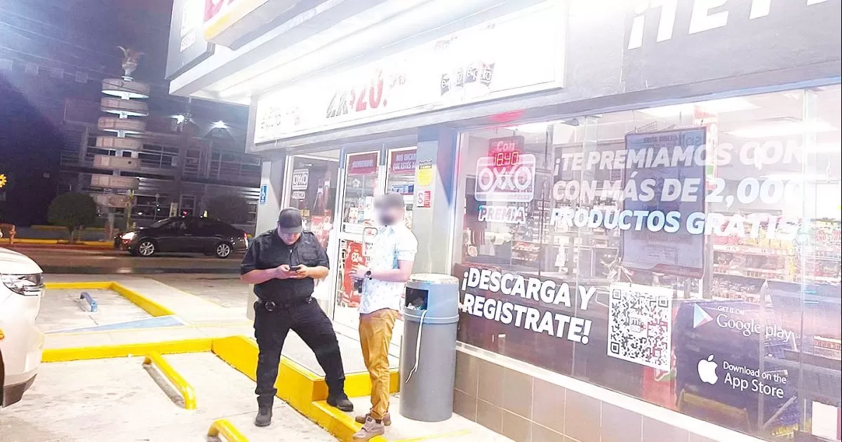 Sujeto entra al negocio y ataca al cliente sin motivo aparente