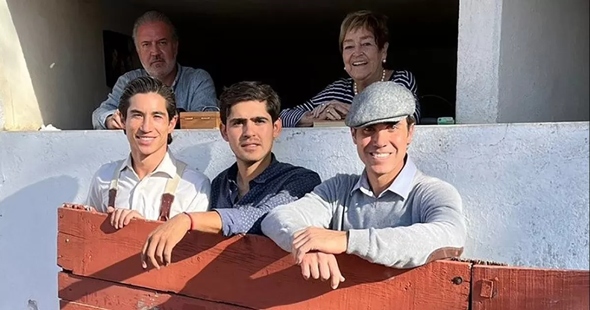 JosÃ© Mauricio, Gerardo Adame y FermÃ­n Espinosa â€œArmillita IVâ€; tientan en la ganaderÃ­a de Carranco