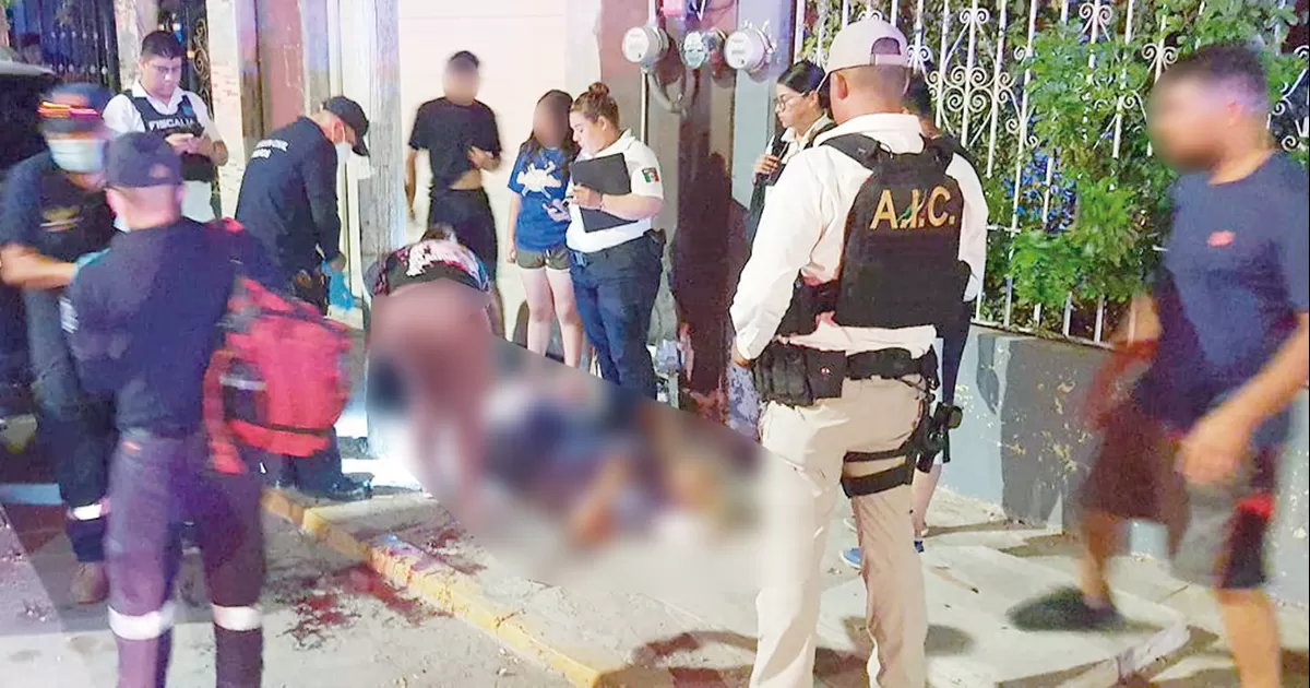 Se fractura al caer de su motocicleta y golpear en la banqueta