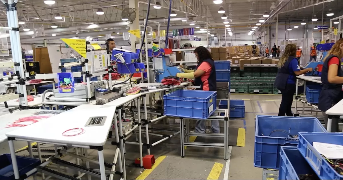 Trabajadores de VU Manufacturing elegirán representación sindical mediante votación