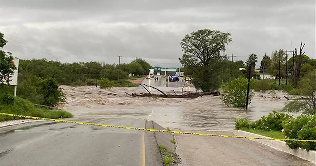 Al menos por el día de hoy jueves permanecerá cerrada la circulación y podría extenderse hasta mañana viernes