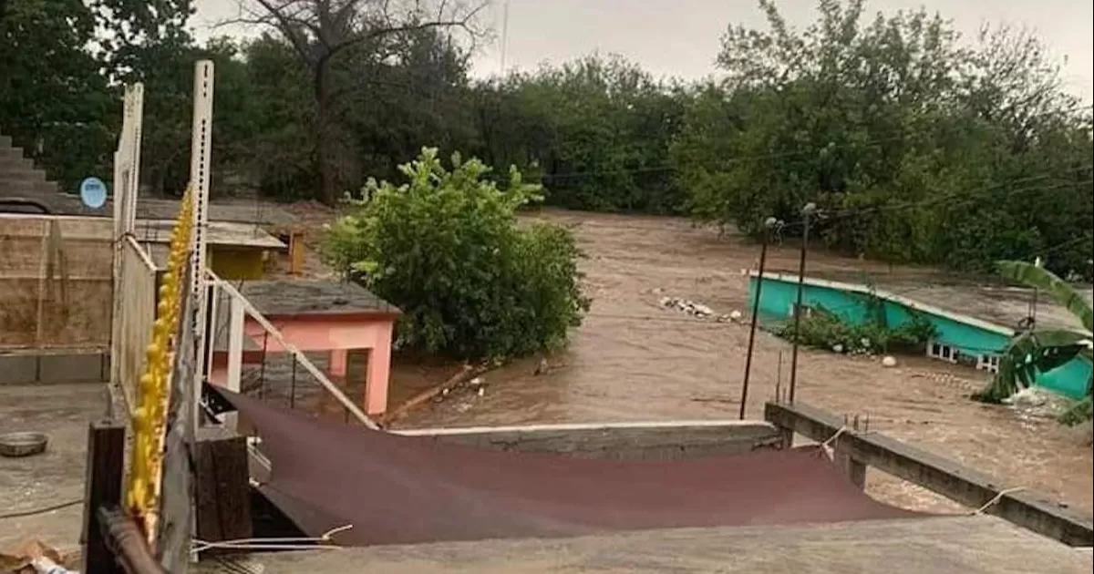 Las imÃ¡genes muestran las afectaciones y ponen en duda si todos los pobladores pudieron ponerse a salvo. Hasta ahora la cifra oficial de fallecidos es de dos personas.