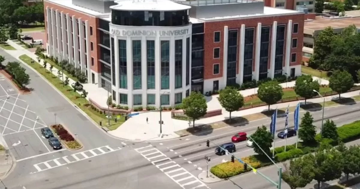 Tiroteo cerca de universidad deja 7 heridos en EU