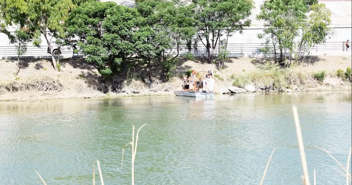Buscan a migrantes arrastrados por la zurza del agua desde el miÃ©rcoles