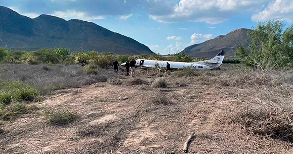 El piloto informÃ³ que la aeronave presenta problemas con el motor derecho, por lo que comenzÃ³ a vibrar y dejÃ³ de responder.