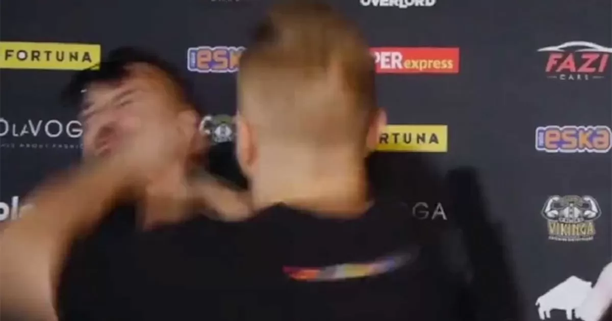 Las cÃ¡maras captaron el momento exacto en el que un creador de contenido fue derribado por un potente e inesperado puÃ±etazo al rostro, para sorpresa de la entrevistadora