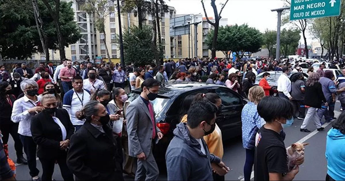 Sismo deja sin luz a 1.3 millones de habitantes y tira red móvil