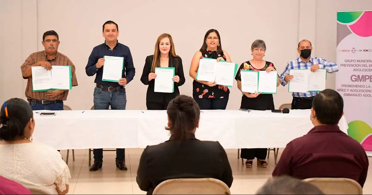 Con la firma de este convenio se trabajarÃ¡ a travÃ©s de dependencias de Salud, EducaciÃ³n, Juventud, DIF Municipal, Instancia Municipal de la Mujer, PRONNIF, entre otras, para prevenir los embarazos en adolescentes.
