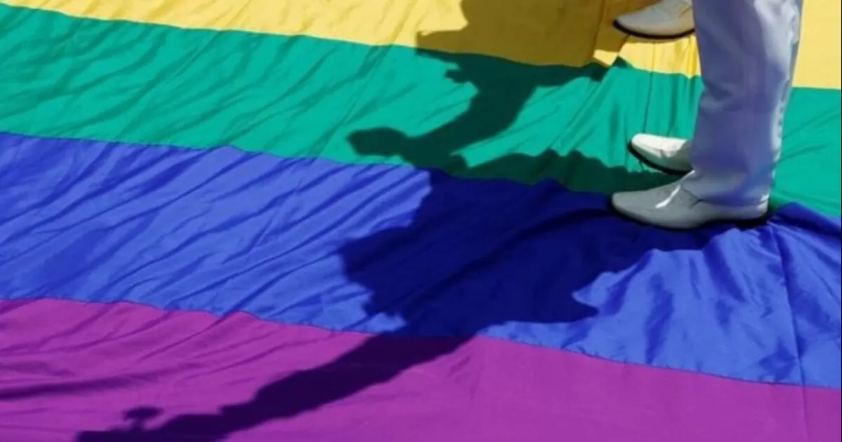 La conferencia episcopal belga publicÃ³ un documento que permite de manera efectiva la bendiciÃ³n de las uniones entre personas del mismo sexo, contrariando las ordenanzas de la Santa Sede.