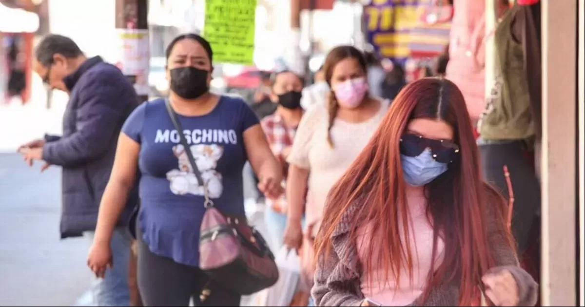 El doctor Garibaldi Zapatero aseguro quÃ©, en el caso del sector educativo, su recomendaciÃ³n es en el sentido que los menores sigan usando mascarilla y sanitizando los salones de clase o en guarderÃ­as.