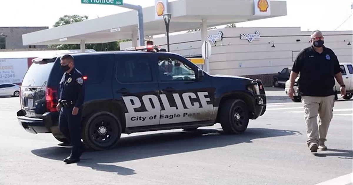 Tratan de vaciarle cuentas bancarias al robarle su identidad en Eagle Pass