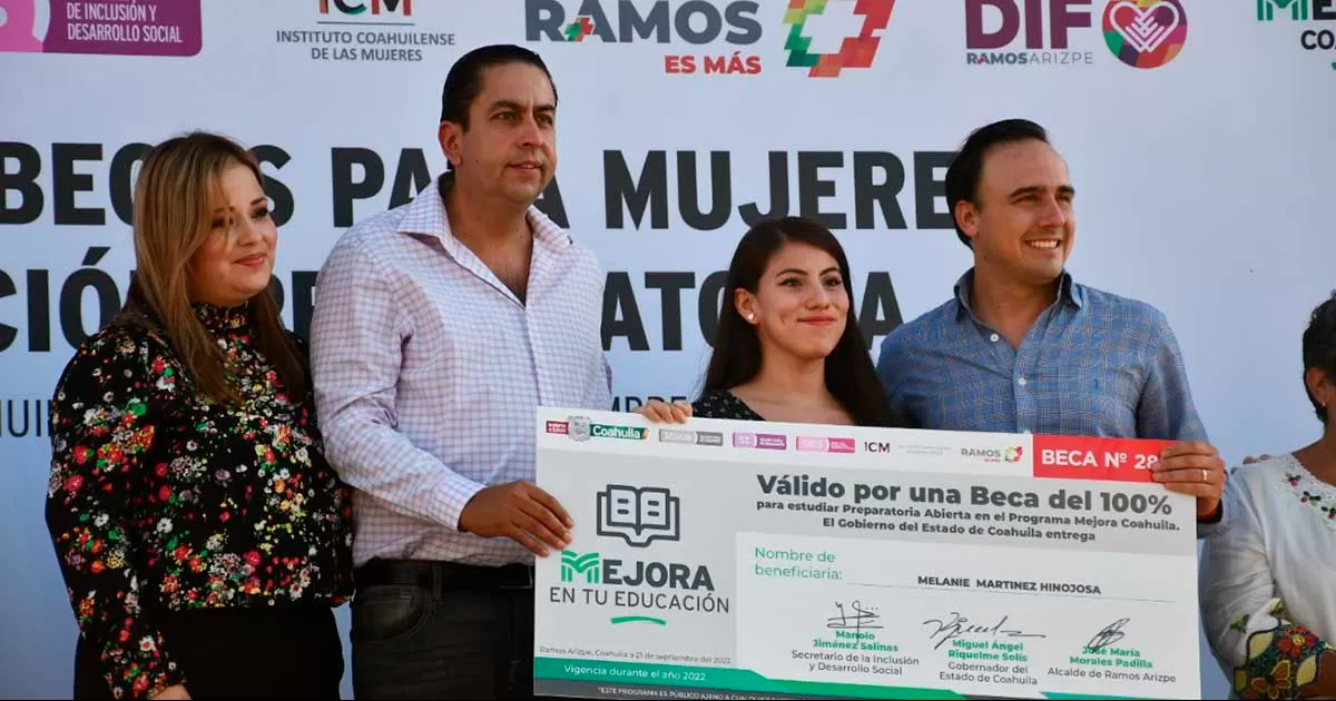 Con la entrega de estas becas, ahora las mujeres tienen la oportunidad de estudiar una carrera universitaria a travÃ©s de la estrategia Mejora Coahuila.