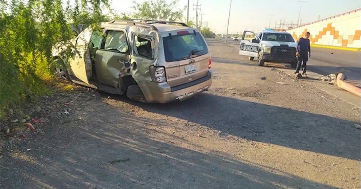 Deja volcadura a una menor grave en carretera 57 en Nueva Rosita