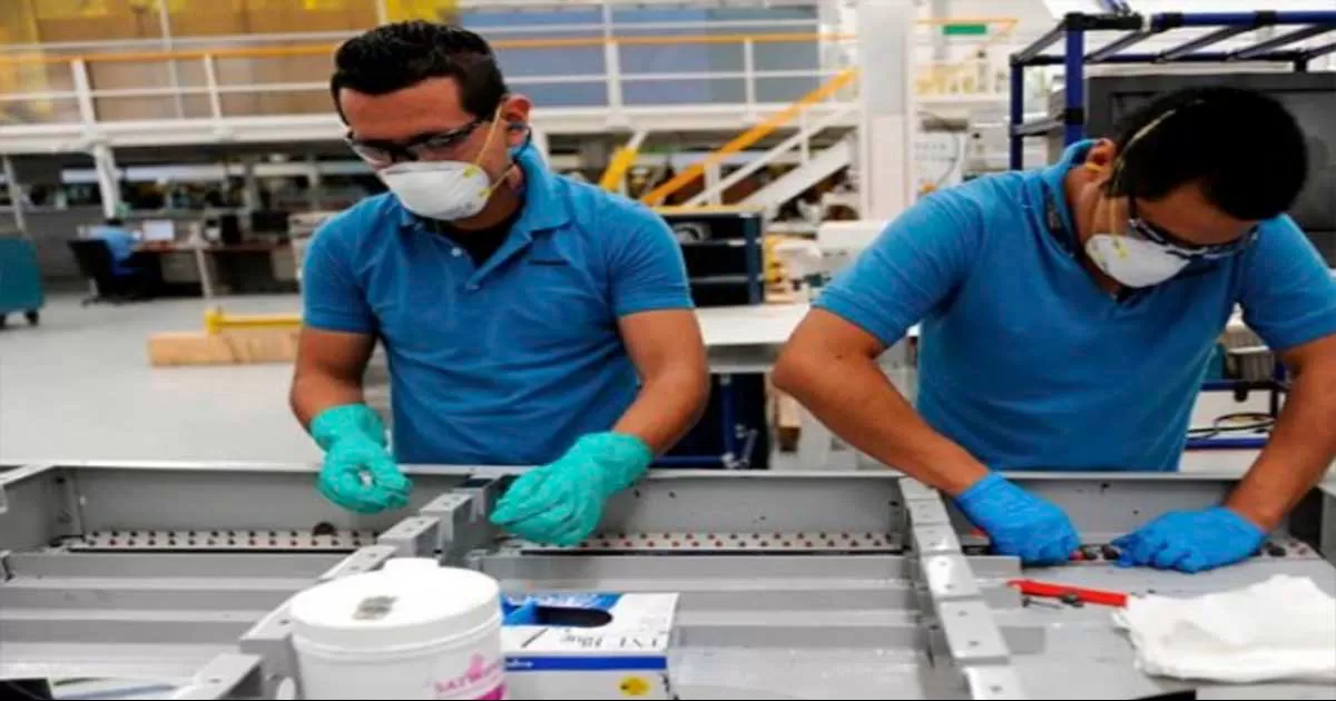 Reforma para subir a 12 los días de vacaciones y trabajar 7 horas diarias, puede ser posible.