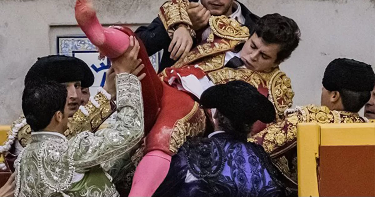 Torero mexicano, Julián Garibay, recibe cornada que pone en riesgo su vida