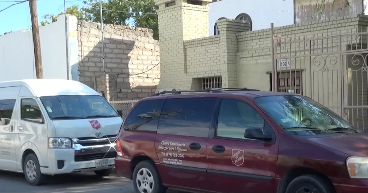 Migrantes buscan ser contratados de acuerdo al oficio que manejan