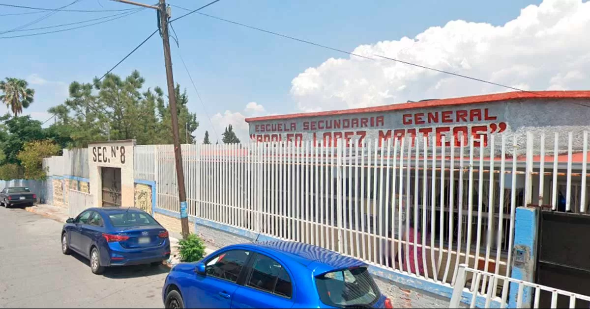 Siguen las riñas afuera de los planteles, ahora ocurrió en la colonia La Madrid, donde adultos y estudiantes golpearon a una menor de 14 años.