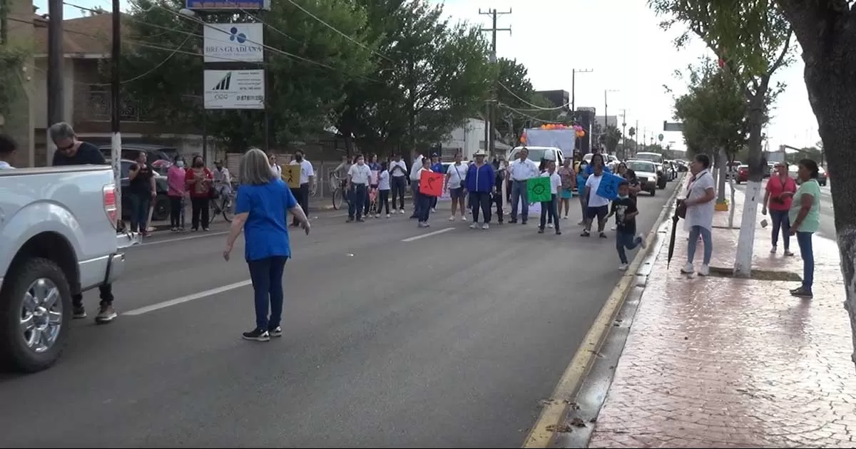 Organiza DIF Municipal desfile y carnaval para niños y jóvenes con capacidades diferentes