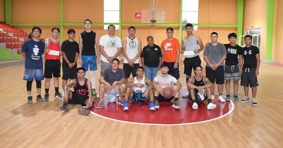 El primer lugar se lo llevÃ³ el equipo Hawks, el segundo lugar se lo llevaron los Hornets y el tercer lugar fue para Black & White