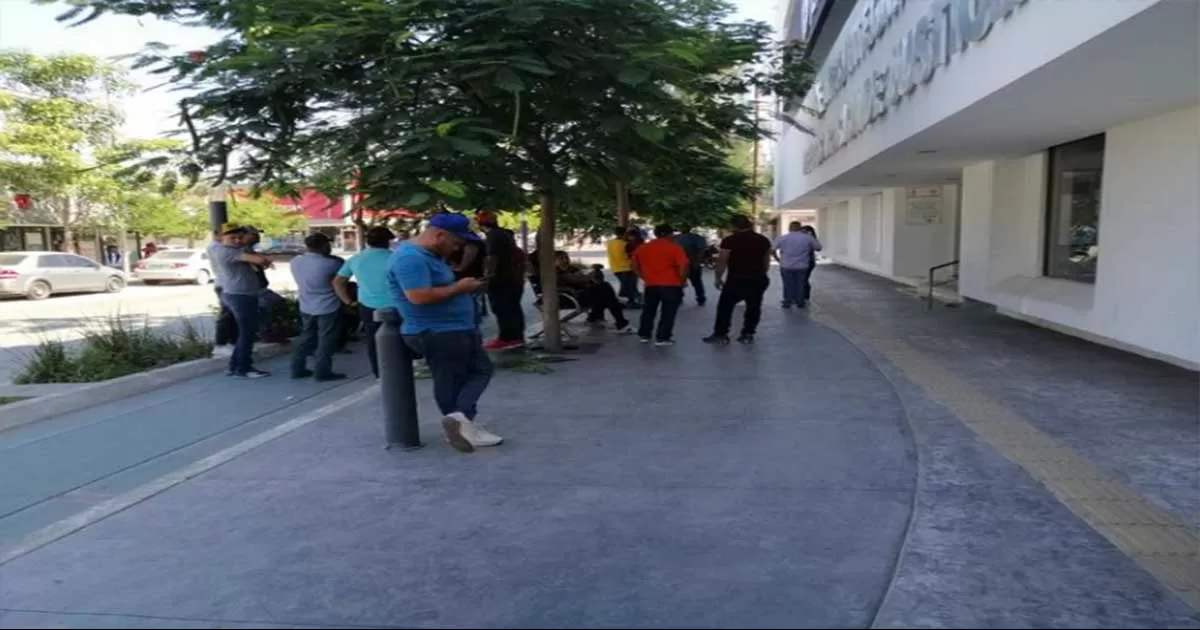 Estafan con medio millón de pesos a obreros con supuestas visas de trabajo.