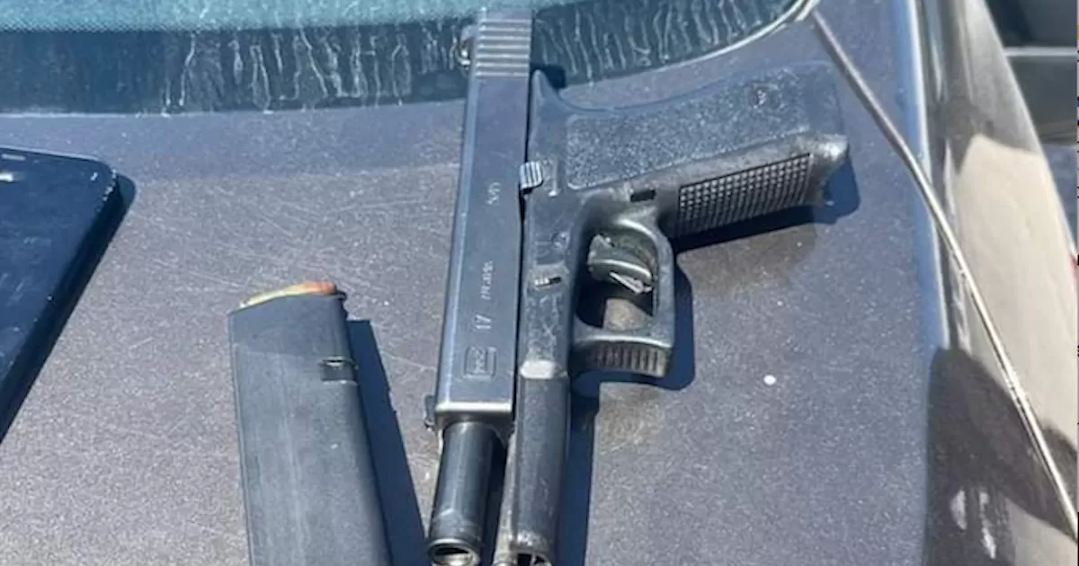 Arrestan a traficante armado con 4 ilegales en Eagle Pass