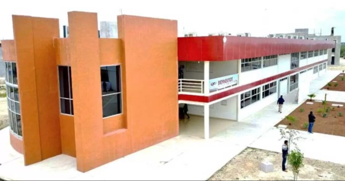 El rector de la Universidad dijo que se invitaron a jÃ³venes de CECYTEC a recorrido por instalaciones, para que una vez que egresen, consideren ese plantel como una opciÃ³n para continuar sus estudios.