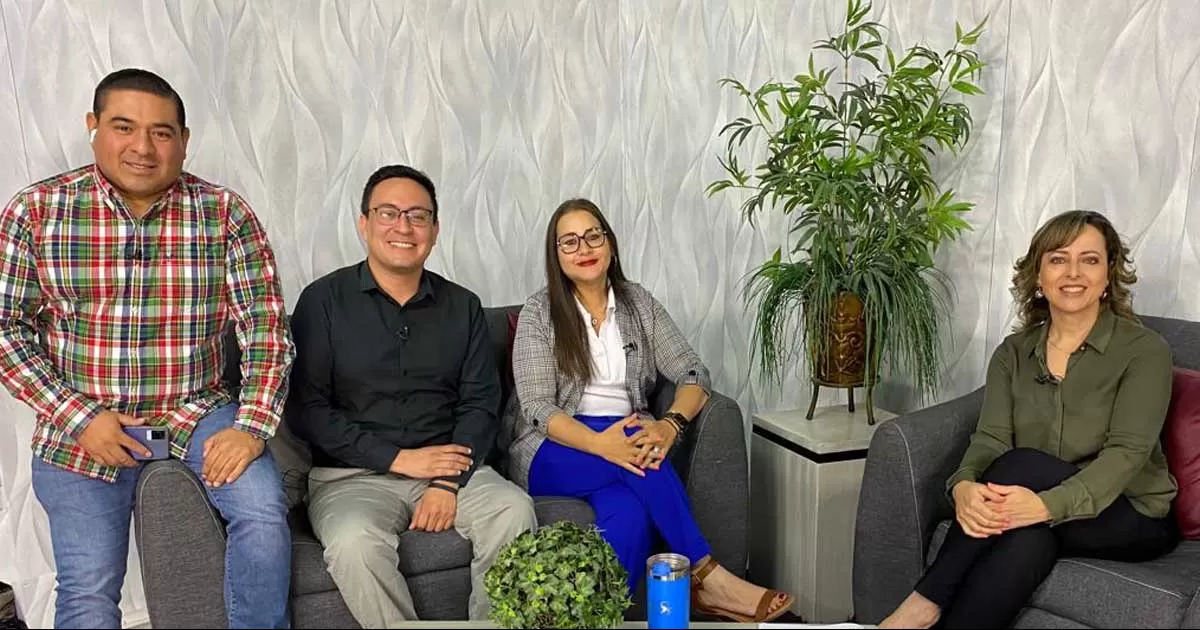 Conducido por Emmanuel Infante y Claudia SÃ¡nchez