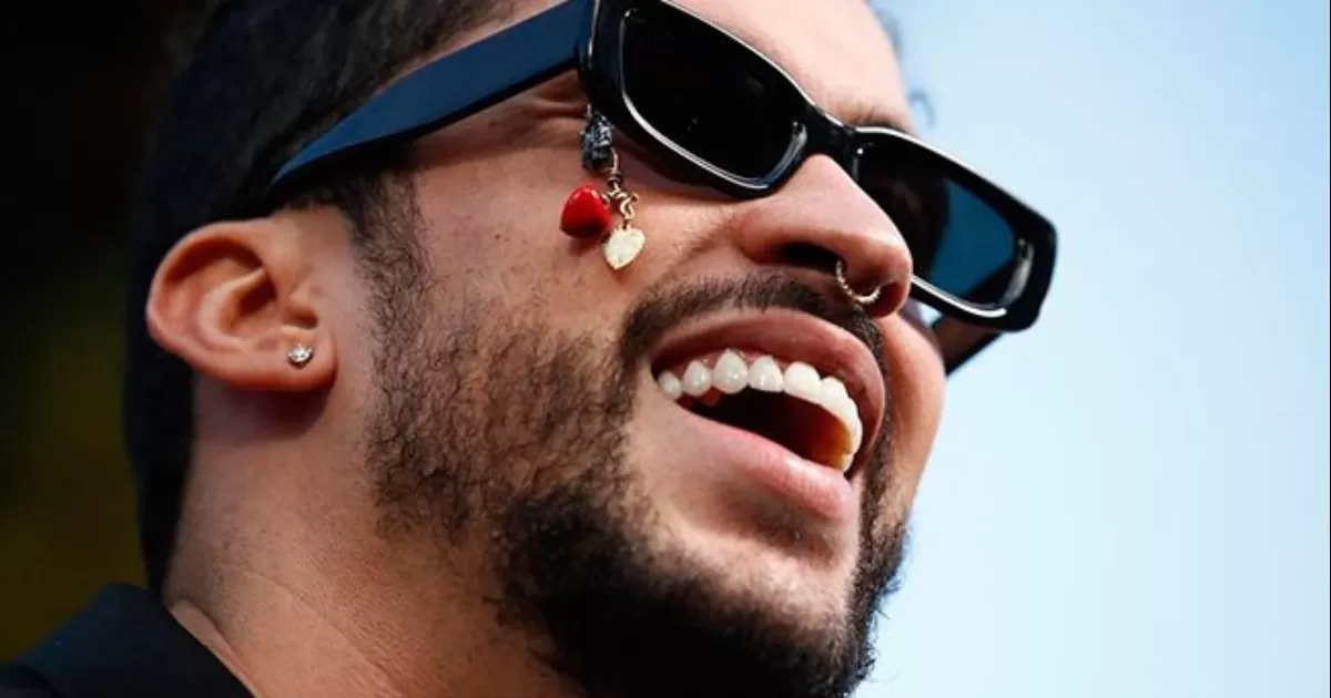 Bad Bunny mantiene su corona en los Billboard Latinos con nueve galardones