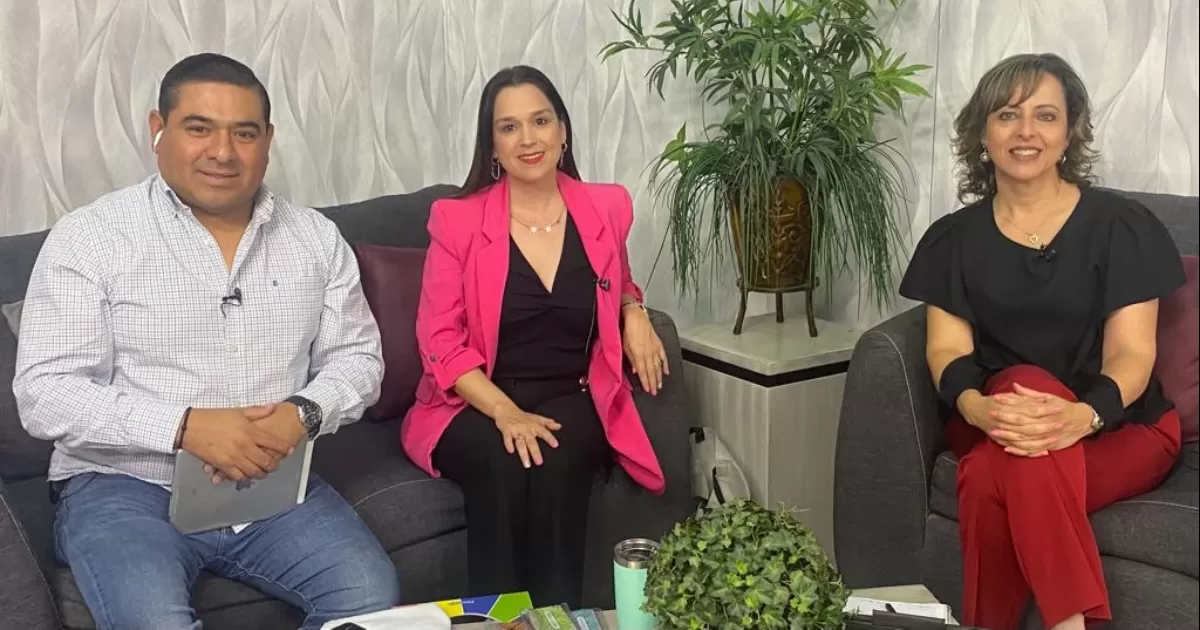 Conducido por Emmanuel Infante y Claudia SÃ¡nchez