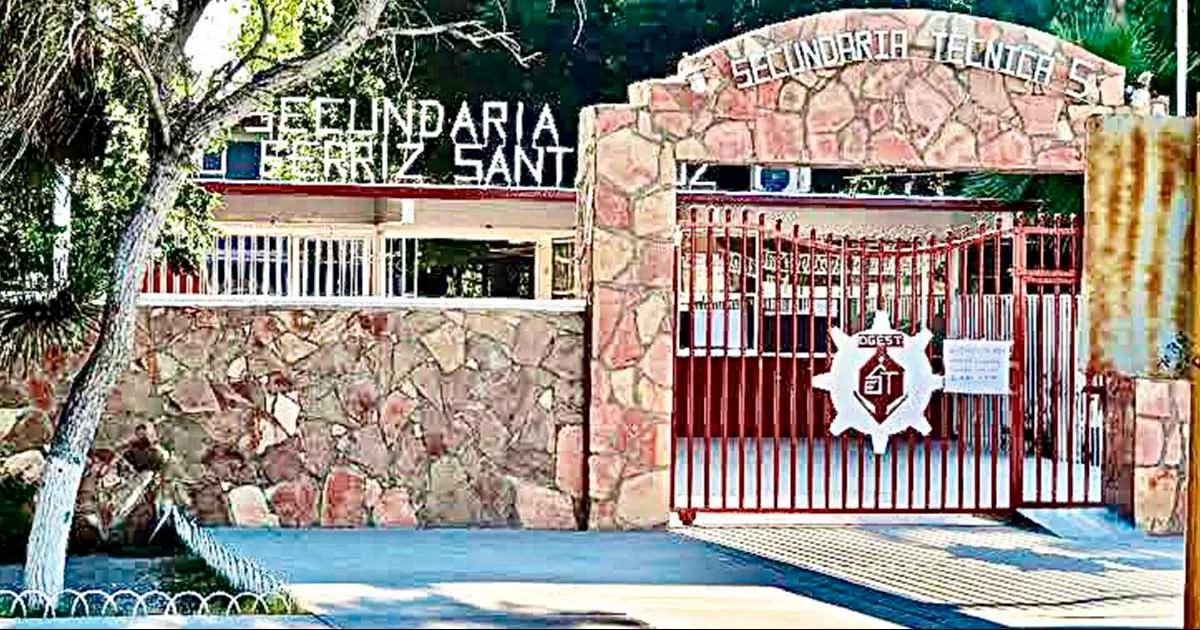 Se cae alumna de segundo piso de la Técnica #5