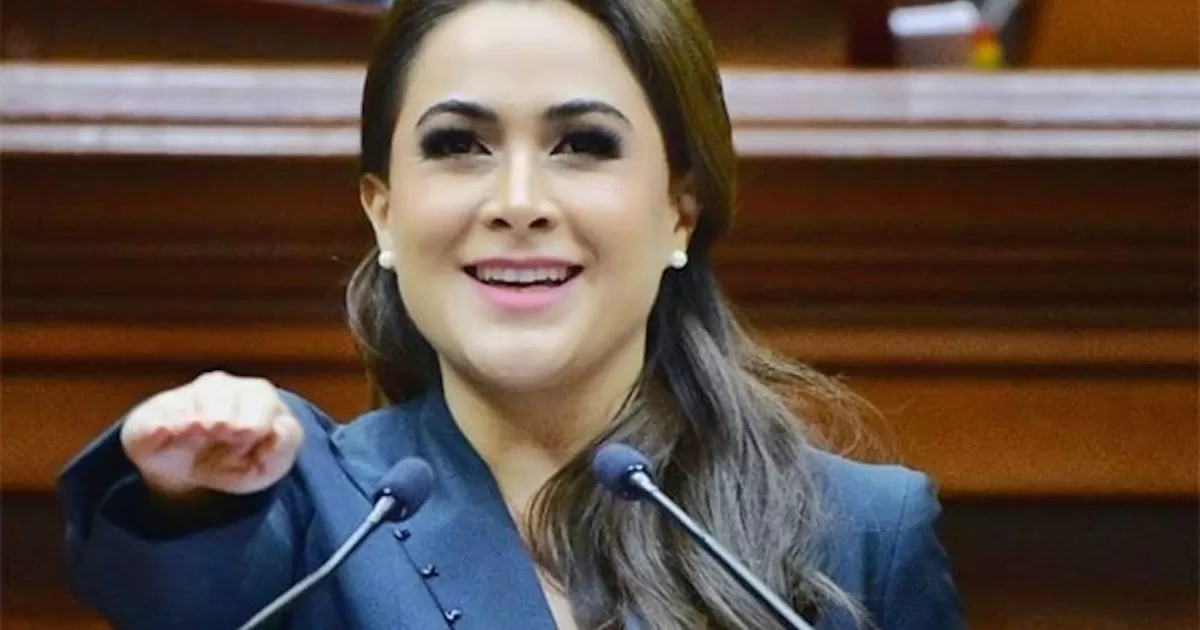 Tere Jiménez rinde protesta como gobernadora de Aguascalientes