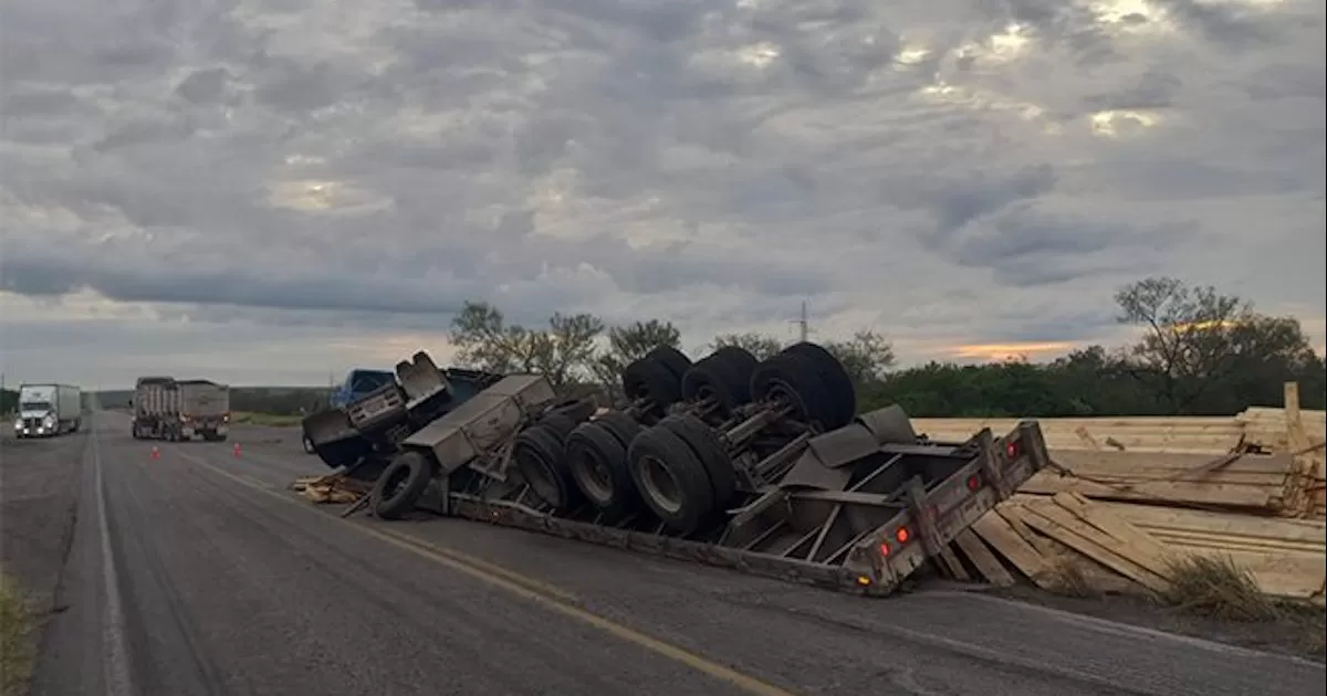 El accidente en el que resultaron personas lesionadas se registro alrededor de las 06:30 horas de hoy lunes