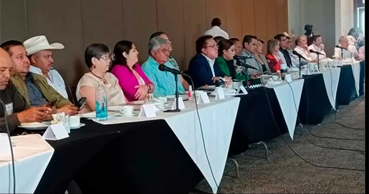 La reuniÃ³n se desarrollÃ³ en el Club de golf RÃ­o Grande en la carretera RibereÃ±a.