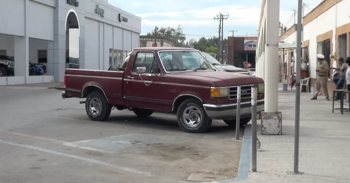 Locatarios del Mercado Zaragoza arremeten contra encargados de parquímetros