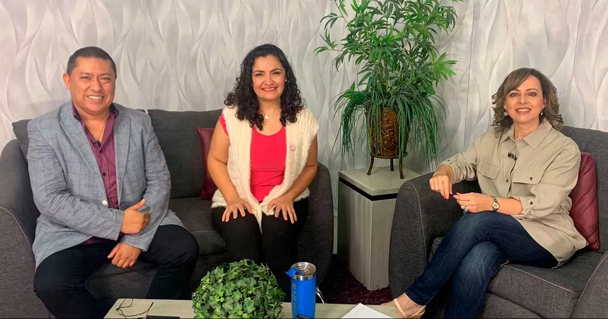 Conducido por Lic. Claudia SÃ¡nchez y Emanuel Infante