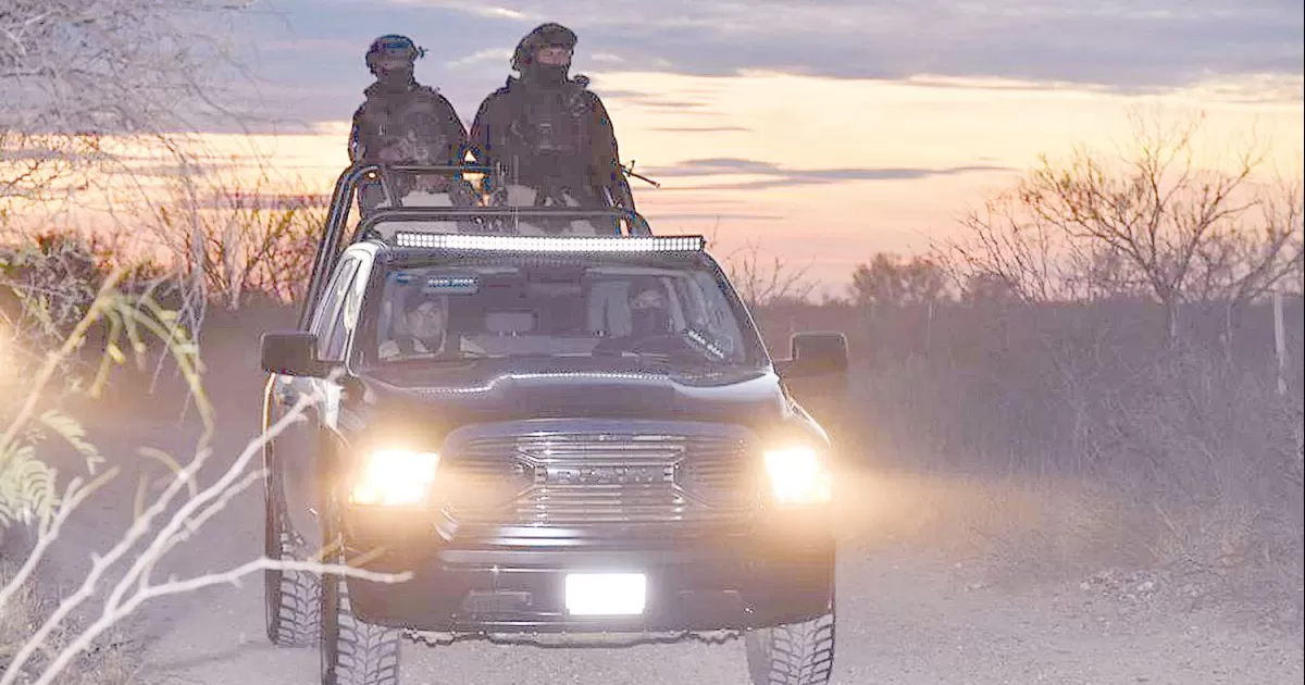 Portaban arma y ponchallantas, por lo que fueron detenidos por facilitaciÃ³n delictiva y otros delitos