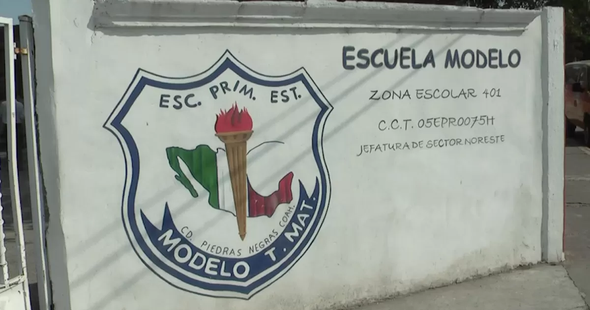 Reparan problema de electricidad en escuela Modelo