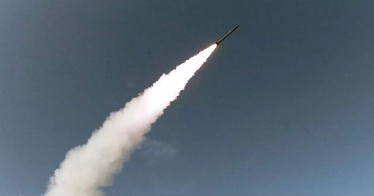 El lanzamiento llega apenas una hora despuÃ©s de que al menos diez aeronaves norcoreanas realizaran maniobras cerca de la frontera con el Sur.