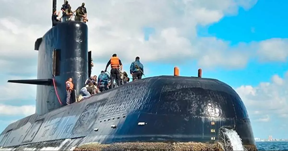 India dispara con éxito un misil balístico desde submarino