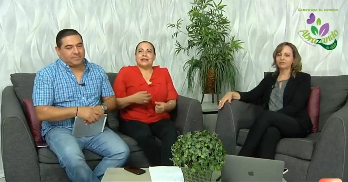 Conducido por Lic. Claudia SÃ¡nchez y Emanuel Infante