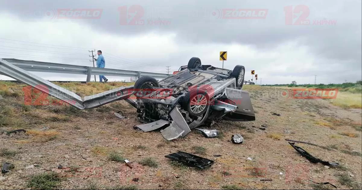Jovencito en carro texano sufre volcadura en carretera 57 en el municipio de Nava