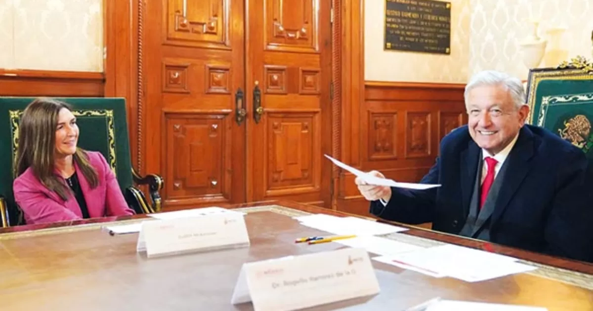 Acuerdan AMLO y Walmart estabilizar costo en alimentos