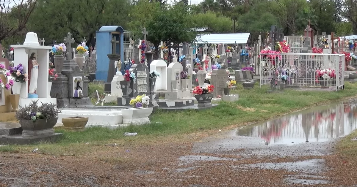 El trabajo de corte y desmonte de hierba es constante