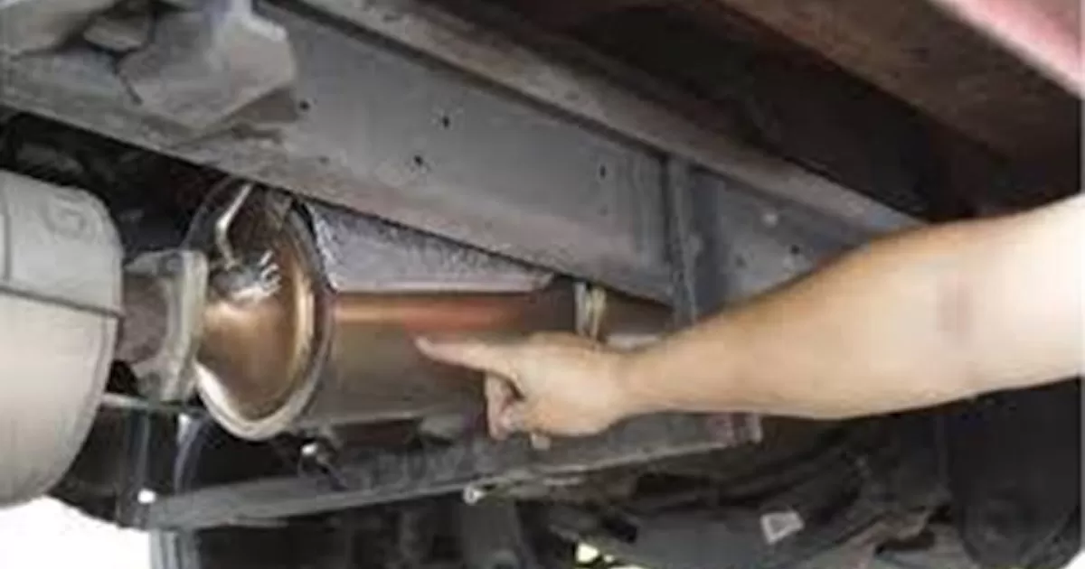 Roban catalizadores de varios automóviles en Eagle Pass